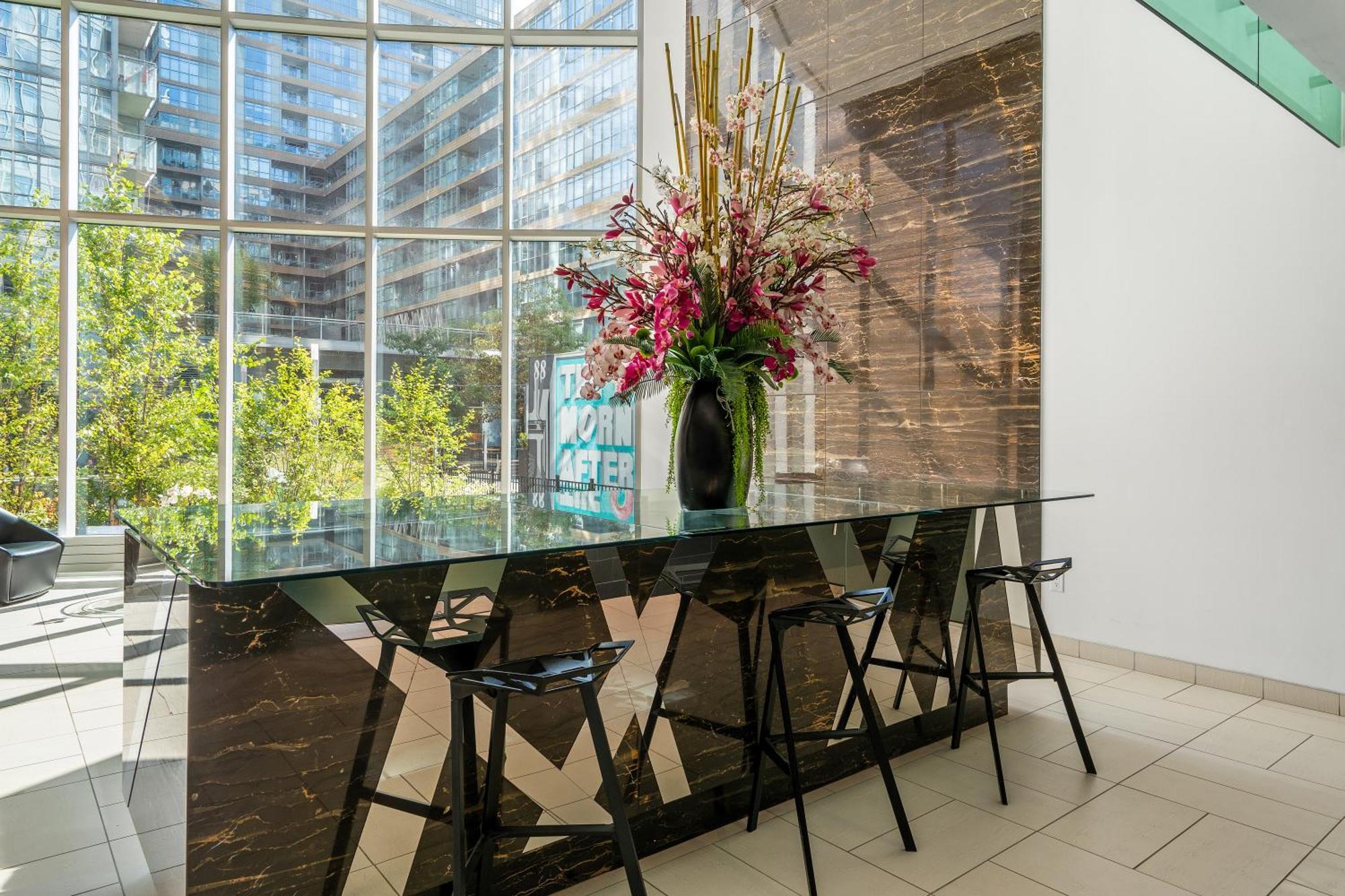 Exquisite Condos By Cn Tower With Parking Toronto Exterior foto
